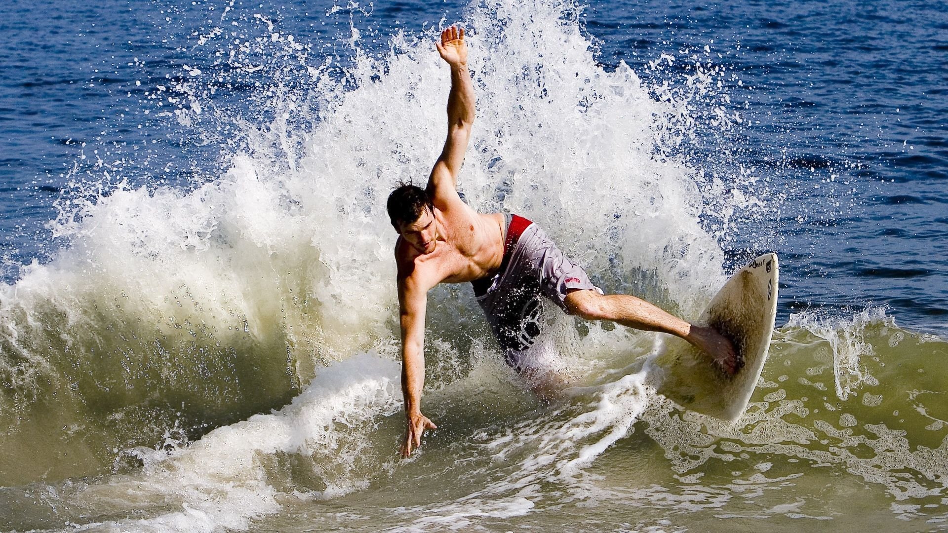 掘金大胜热火,东部决赛中约基奇砍下47分,掘金队约基奇是哪国人